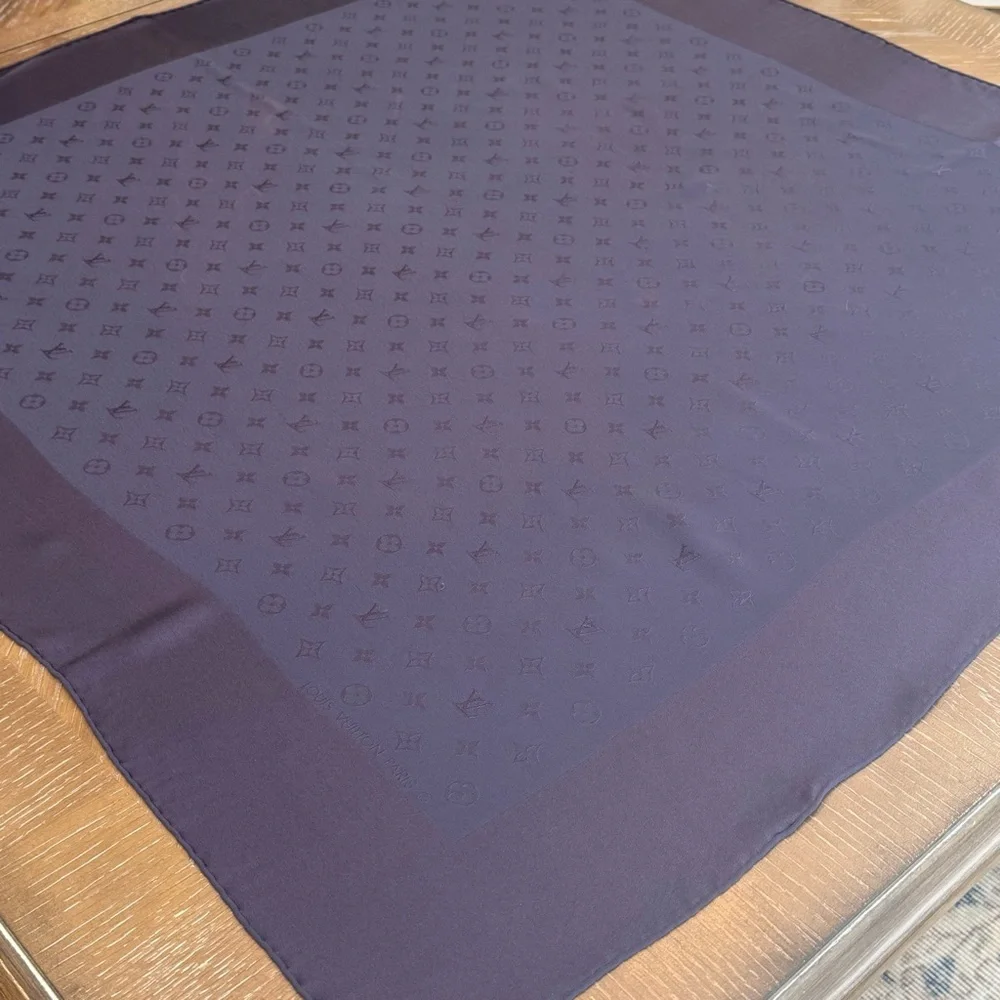 Authentic Louis Vouitton Scarf